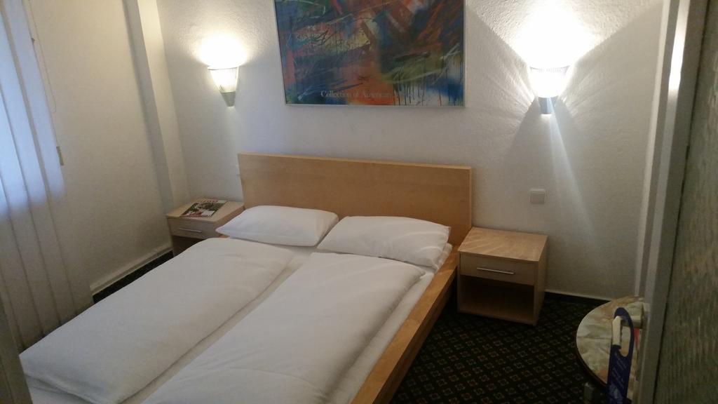 Hotelgarni Frankfurt Frankfurt nad Mohanem Exteriér fotografie